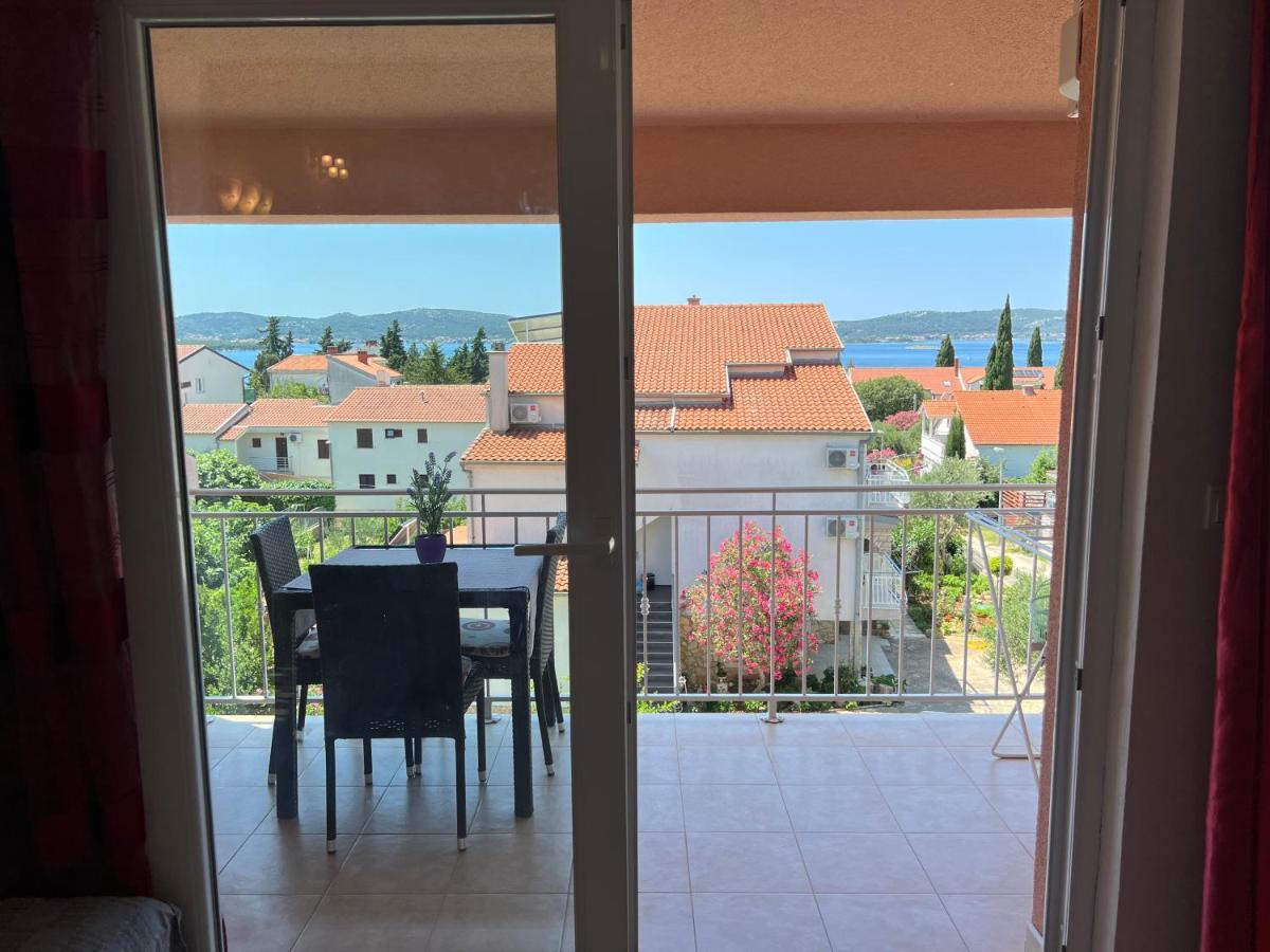 Apartmani Roje Sveti Filip I Jakov Esterno foto