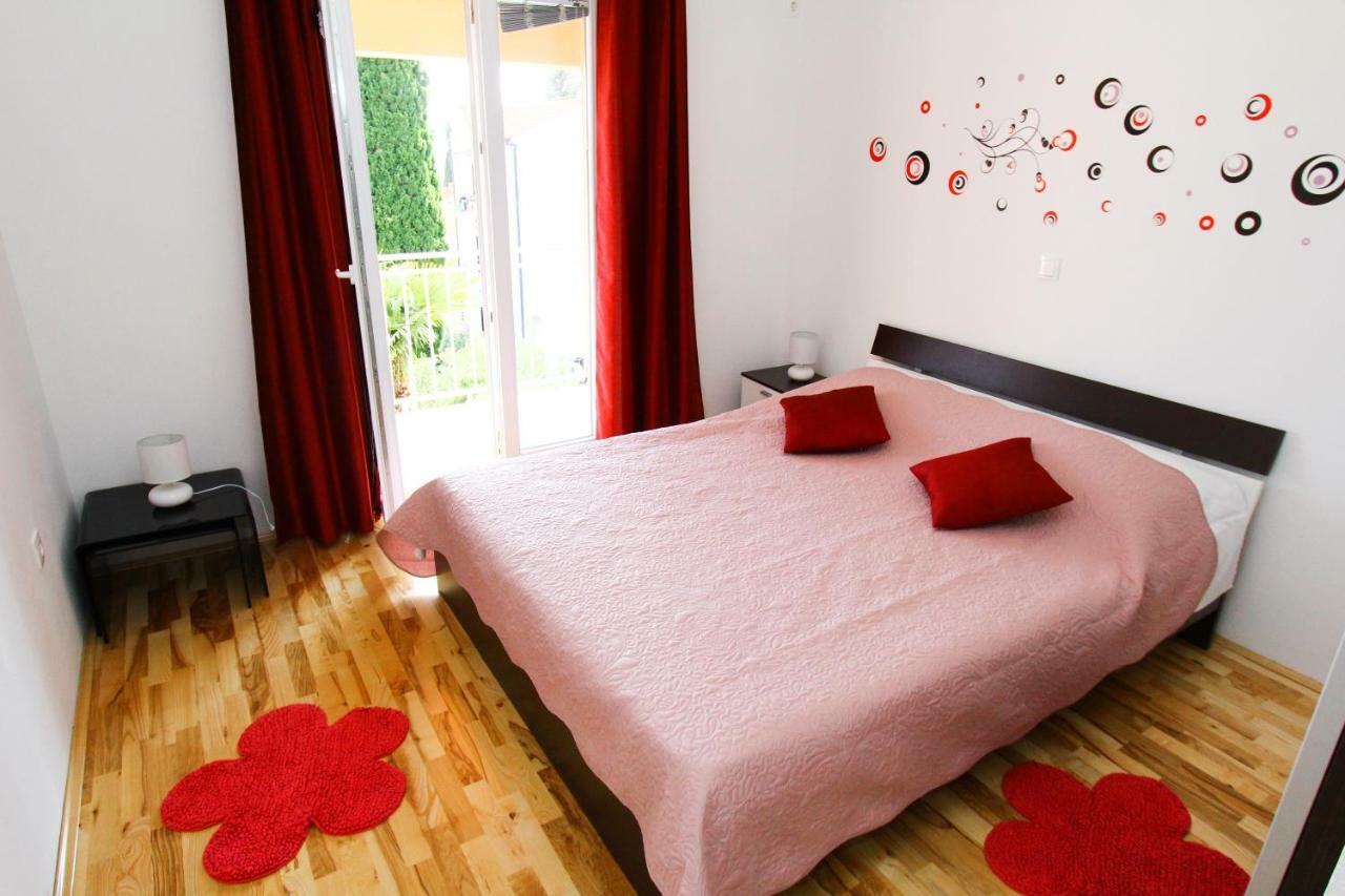 Apartmani Roje Sveti Filip I Jakov Esterno foto
