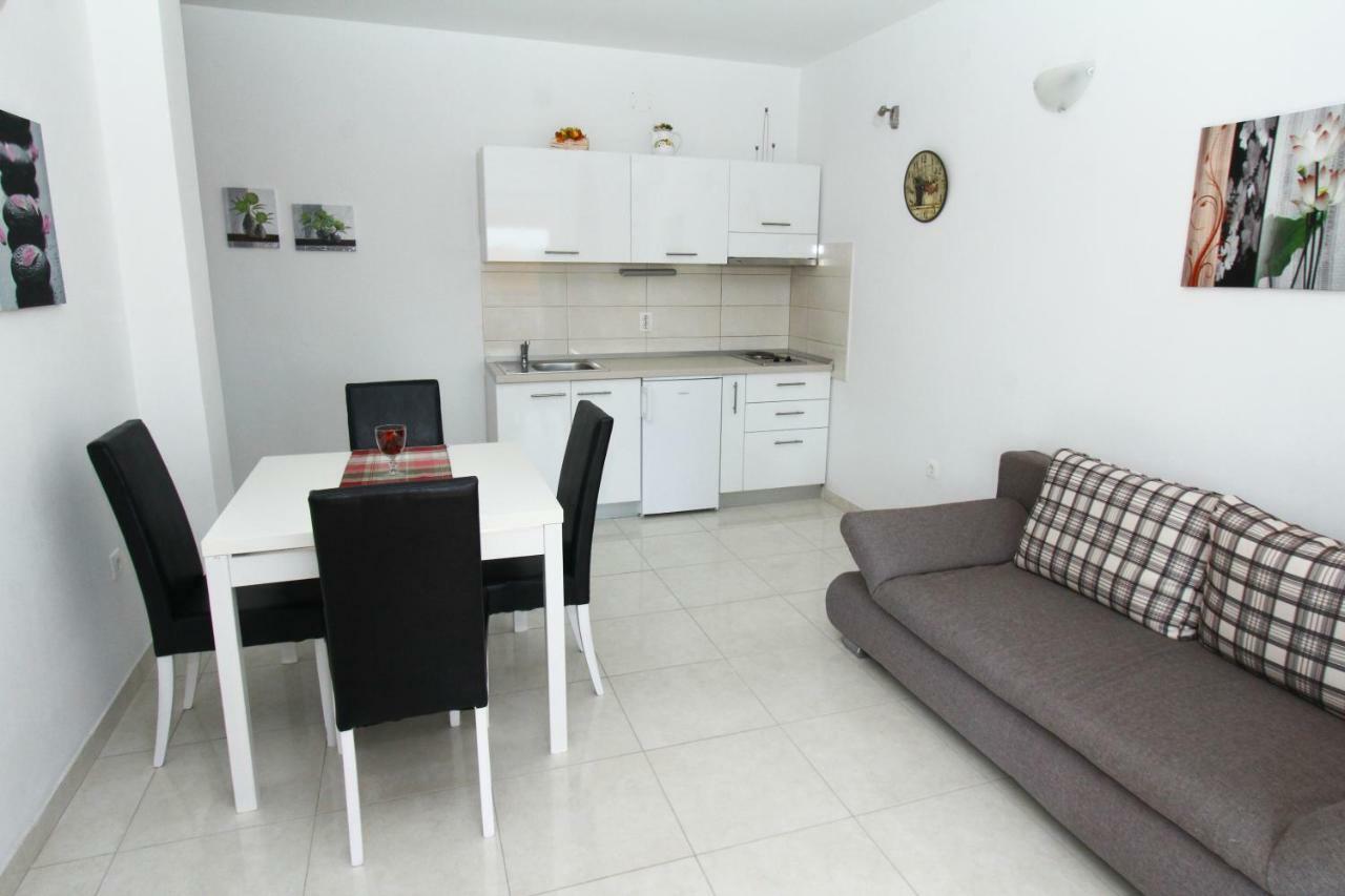 Apartmani Roje Sveti Filip I Jakov Esterno foto